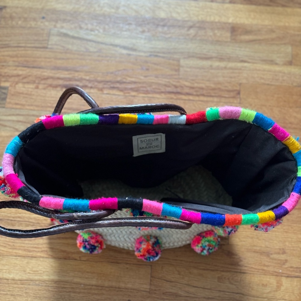 Soeur Du Maroc Multicolor Pom Pom Woven Straw Beach Tote - Picture 2 of 3